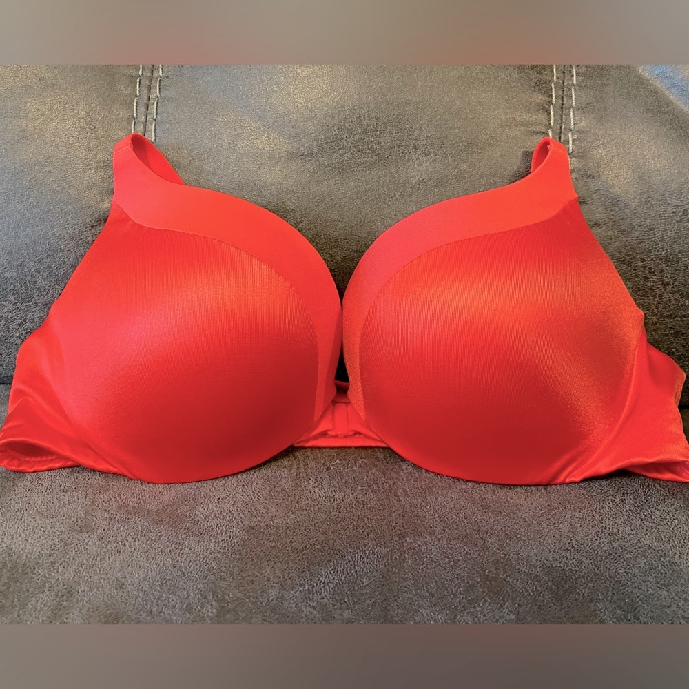 Victoria’s Secret Racerback Push-Up w/ front snap, 34A